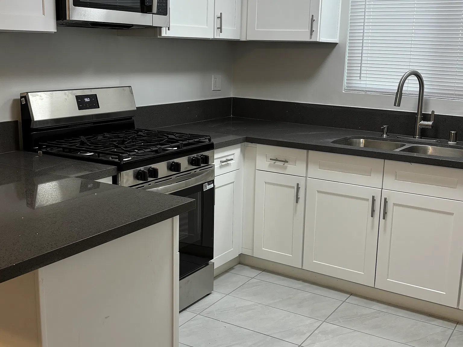 2 bed, 1300 sqft, $2,750 — Photo 2