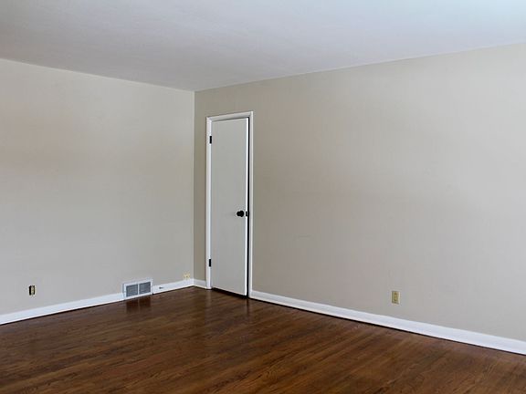 5th image of 9335 W Sheridan Ave #3