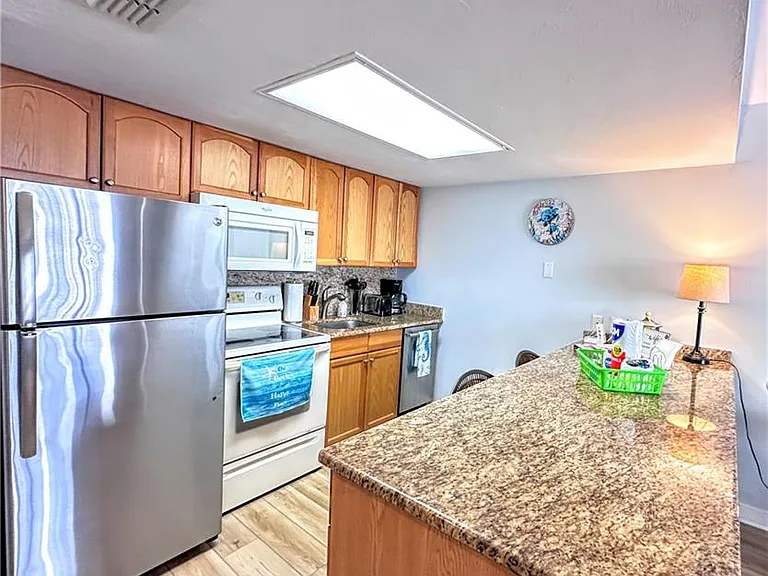 260 Southbay Dr #204 — Photo 5