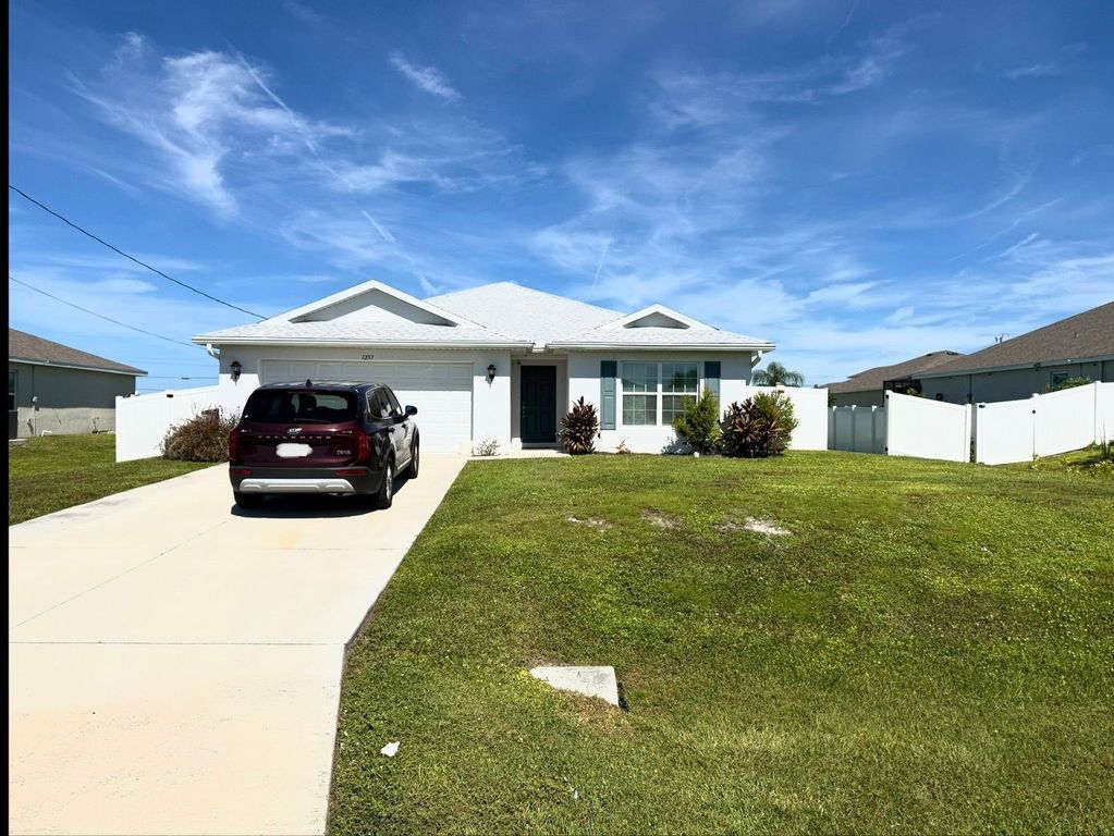 1257 NE 41st Ter - Property Image