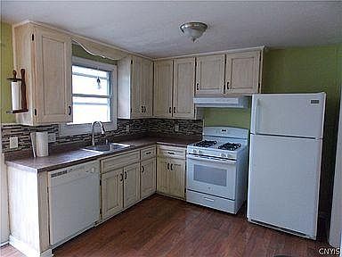 5th image of 147 Orchard Dr E