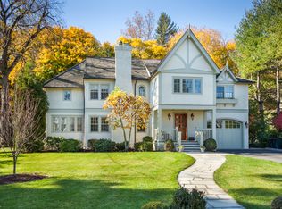 10 Lee Pl, Bronxville, NY 10708