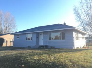 1206 W 3rd St, Grandview, WA 98930