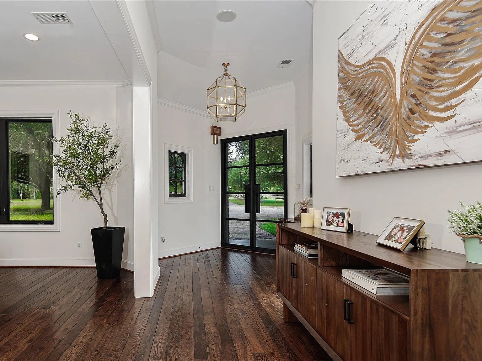 6 bed, 5.5 bath, 6551 sqft, $10,000 — Photo 4