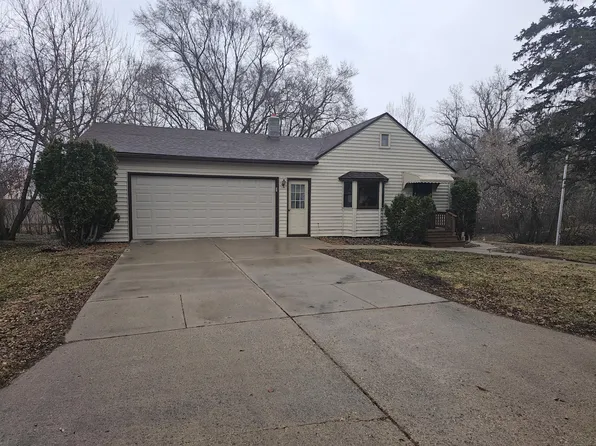 1121 S Vine St, Fergus Falls, MN 56537