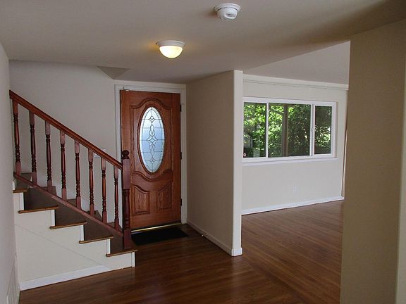 3rd image of 2570 Donegal Ave