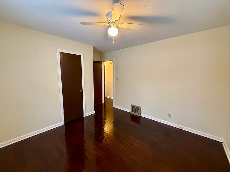 575 Noble Ave — Photo 7