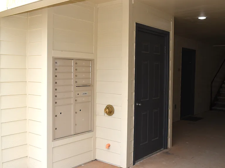 204 Fairchild Dr #B — Photo 10