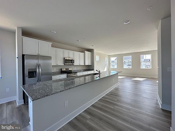 4th image of 10699 Millport St