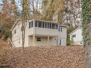 3114 Burning Log Ln, Louisville, TN 37777