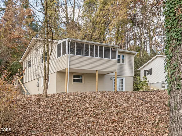 3114 Burning Log Ln, Louisville, TN 37777