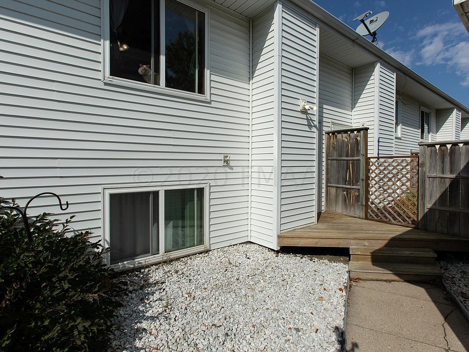 1st image of 416 22nd St E