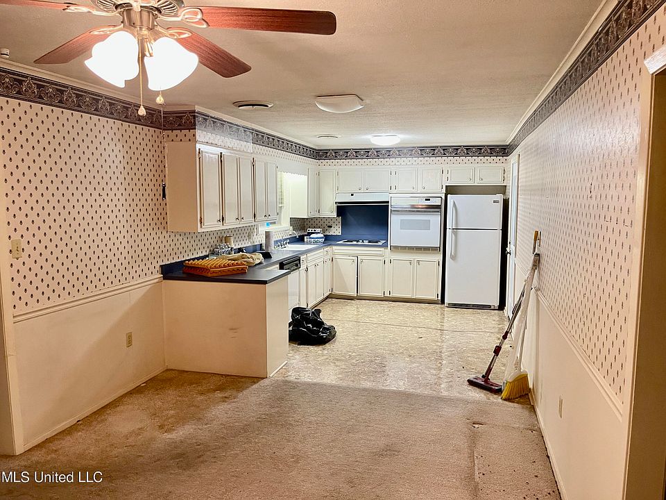2nd image of 1002 Kent Dr
