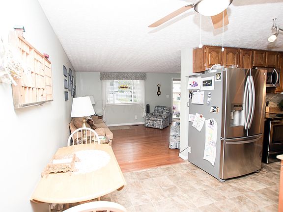 5th image of 2342 Warfield Dr