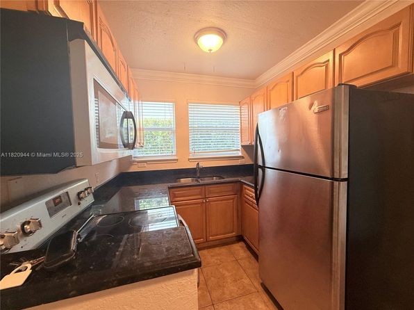 865 W 39th St APT 3