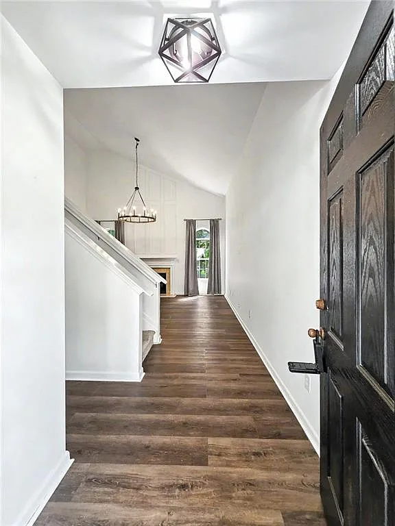 3 bed, 2.5 bath, 1564 sqft, $2,300 — Photo 4