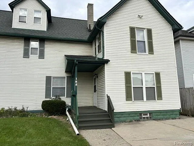 2 bed, 1.0 bath, 800 sqft, $995 — Photo 1
