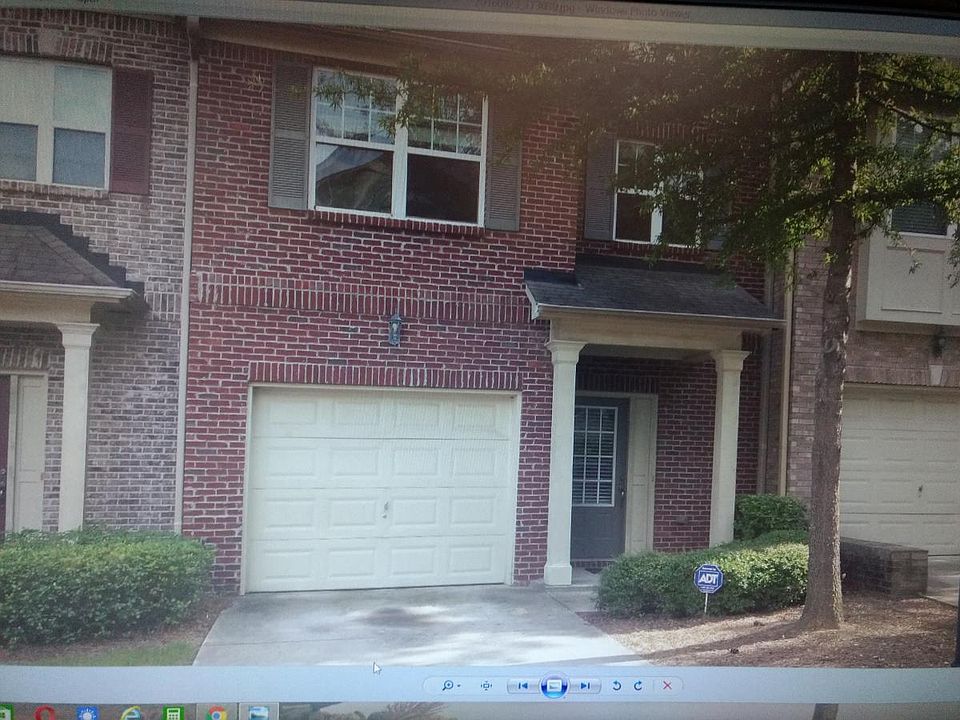 Front of the Townhouse.