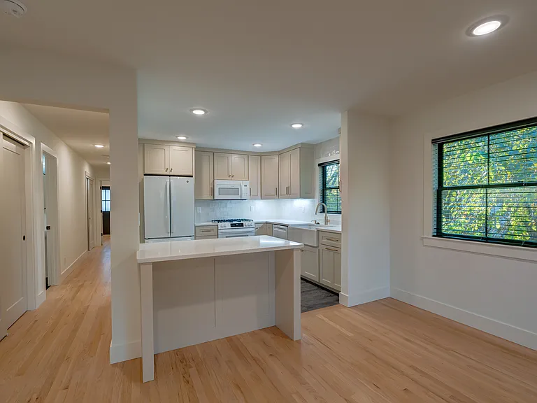 405 Presidential Ln #3 — Photo 6