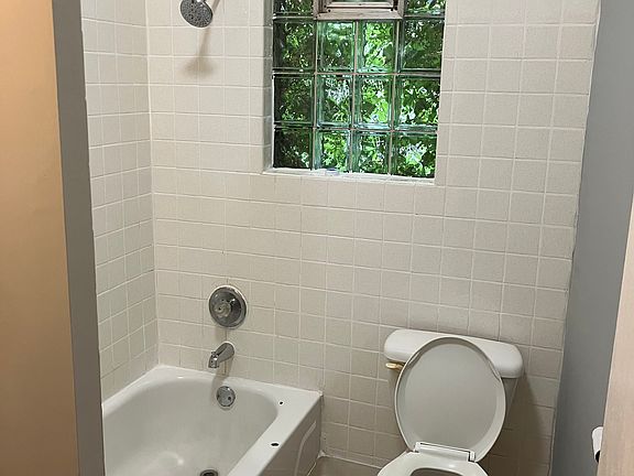 5th image of 2507 W Augusta Blvd APT 2F