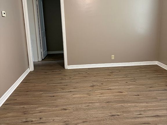 5th image of 557 Prospect St