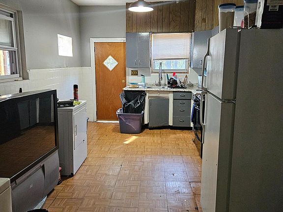 4th image of 3850 N Fairhill St