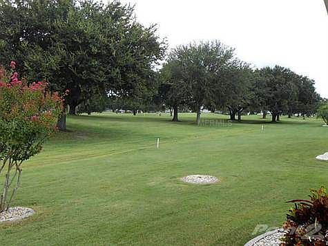 3rd image of 718 Winterbrooke Way