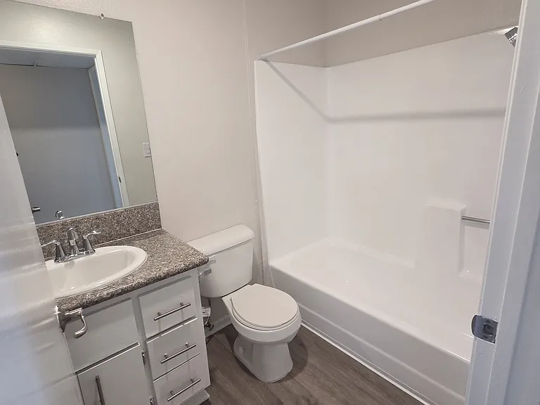 IMT 14227 Vanowen — Photo 29