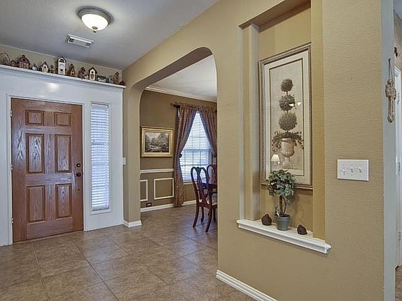 3rd image of 2409 Dartmouth Dr