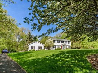 31 Laurel Woods Rd, Woodbury, CT 06798