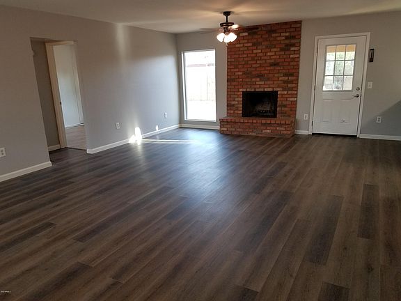 3rd image of 1105 W Hermosa Dr