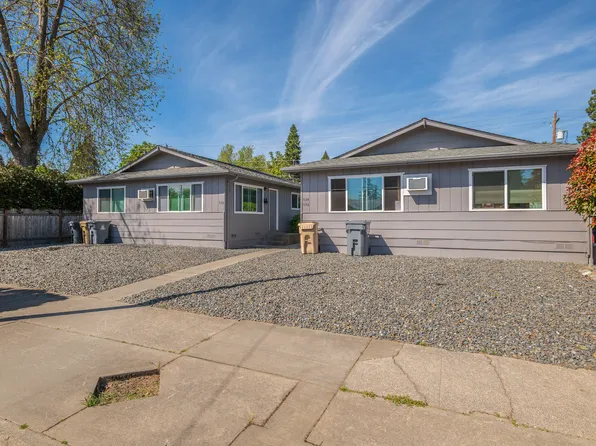 534 NW E St #534-536-538, Grants Pass, OR 97526