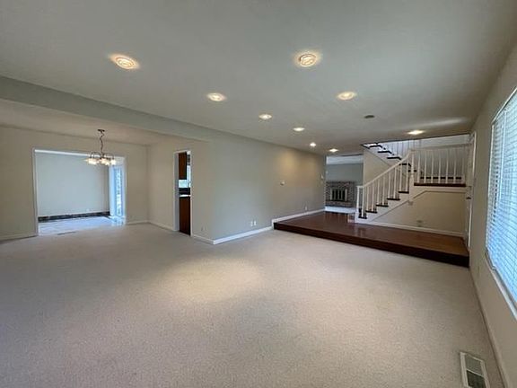 3rd image of 6351 Wisteria Way