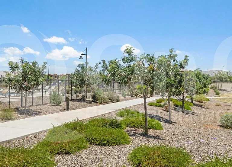 636 S Jacana Ln — Photo 35