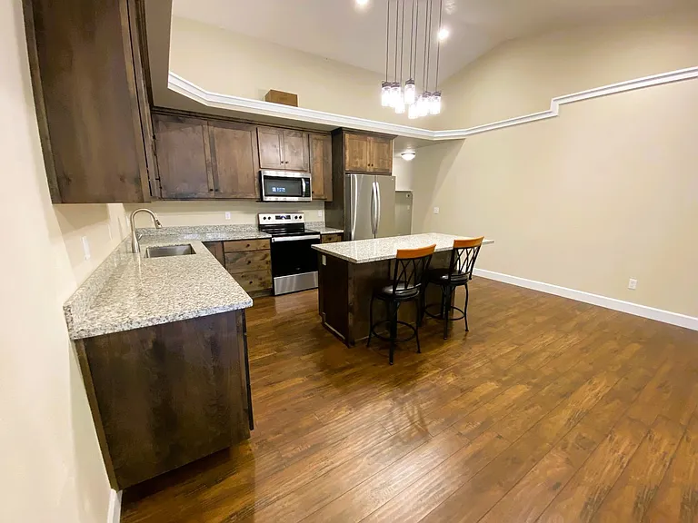 1680 NE Alameda Ave — Photo 3