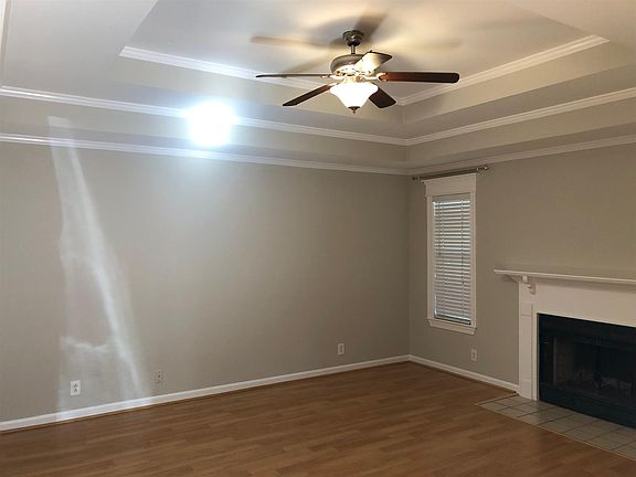 4th image of 234 Hillside Ct