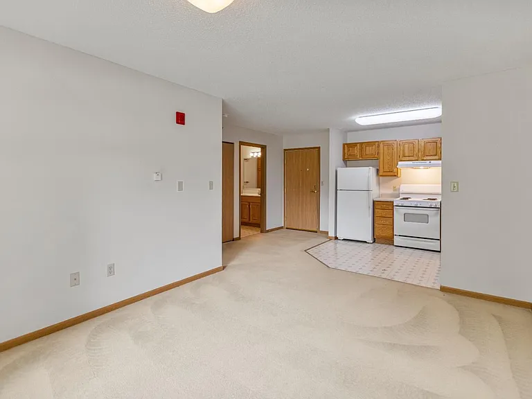 Kenyon Garden Apartments — Photo 5