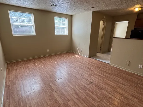 215 W Fairview St #303, Tulsa, OK 74106