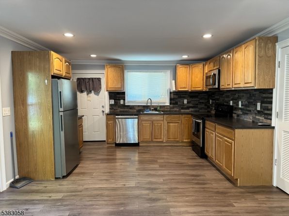 211A Lake Shr N