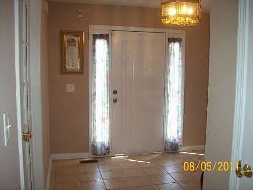 5th image of 35 Westgate Dr