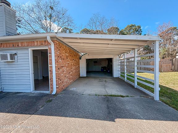 5th image of 19 Heather Ln