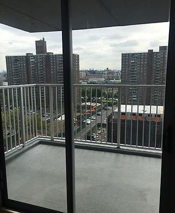 2nd image of 875 Boynton Ave APT 13M