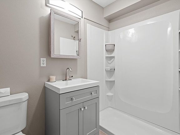 5th image of 1 Kootenai Ave APT 16