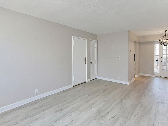 4th image of 2902 S Abingdon St APT B2
