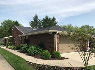 913 Mockernut Ct, Columbus, IN