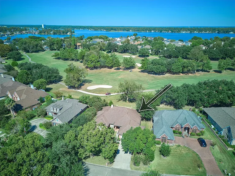 121 April Waters Dr N — Photo 42