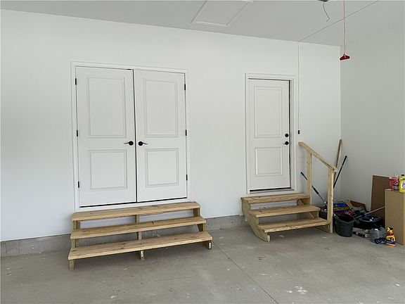 4th image of 681 Waldsmith Way
