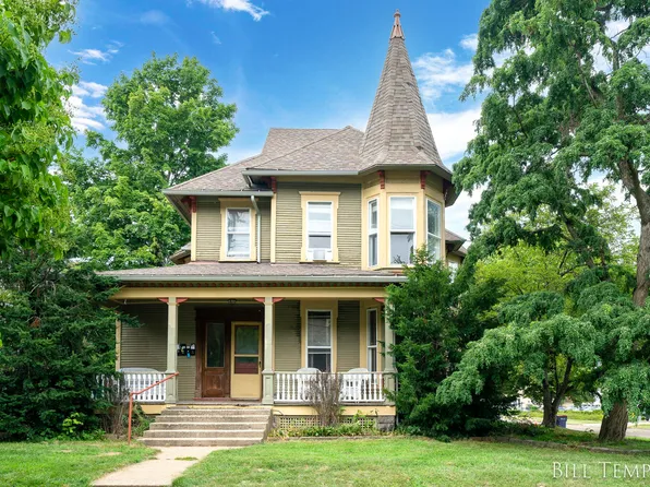 241 Crescent St NE, Grand Rapids, MI 49503