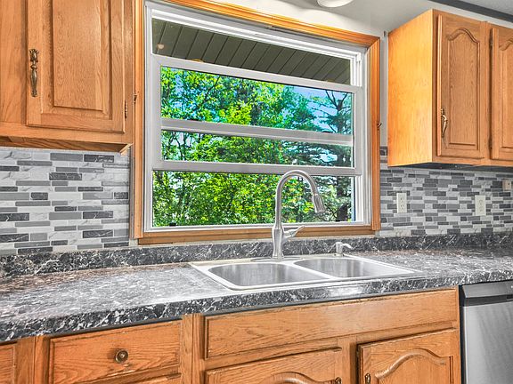 4th image of 10864 Redman Dr