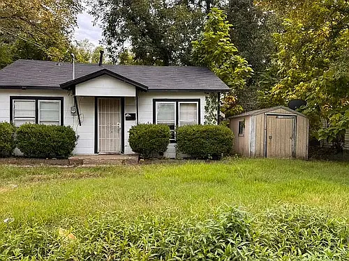 2595 W Houston St Photo 1